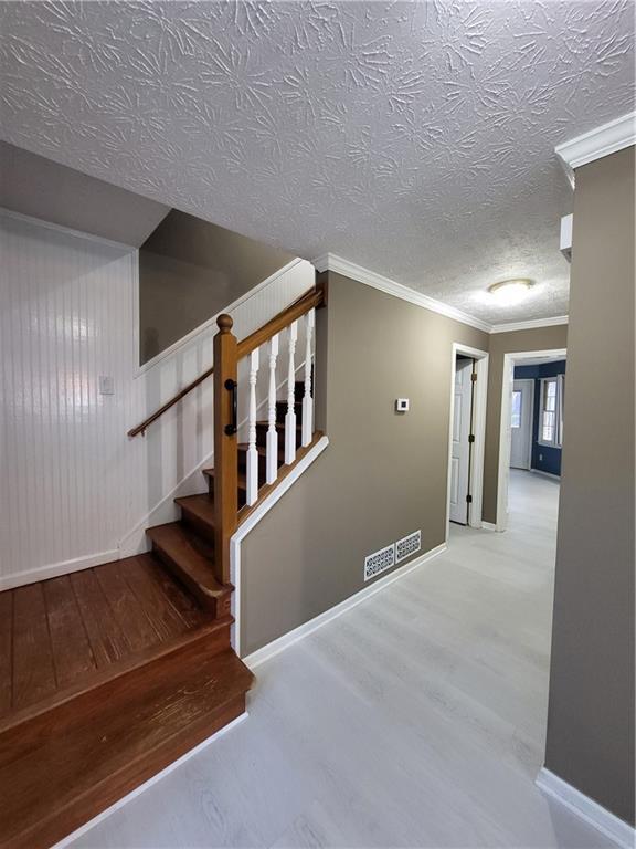 Building Photo - 2990 Riverbend Dr