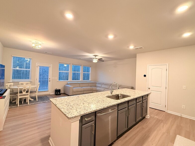 Building Photo - 257 Whitetail Cir