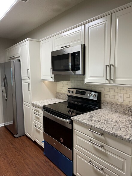Building Photo - 1275 Millbrook Trl