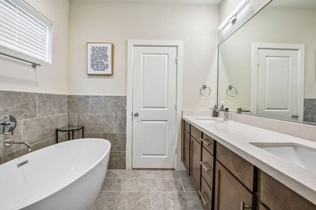 Building Photo - 6314 Chelsea Falls Ln
