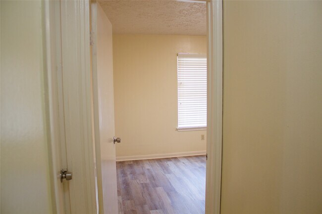 Building Photo - 16326 Quail Pl Dr