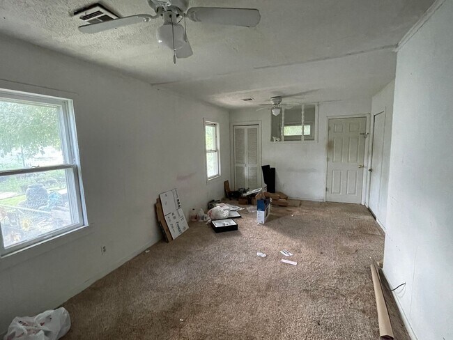 Building Photo - 204 W Kittyhawk Dr
