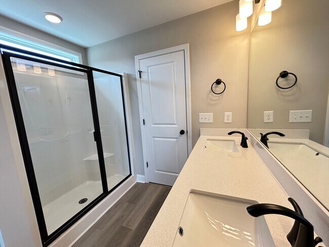 Building Photo - The Landing at Lewis Creek | 4 bedrooms, 2.5 baths