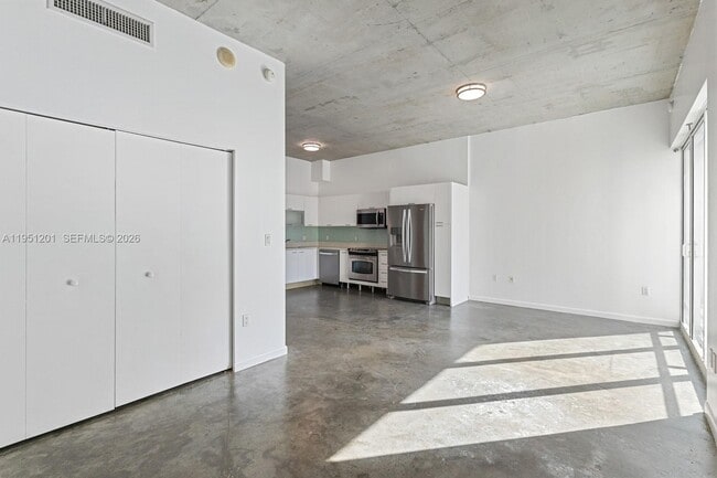 Building Photo - 133 NE 2nd Ave