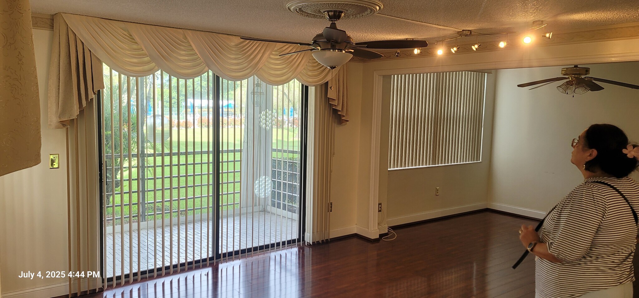 Building Photo - 1300 Saint Charles Pl