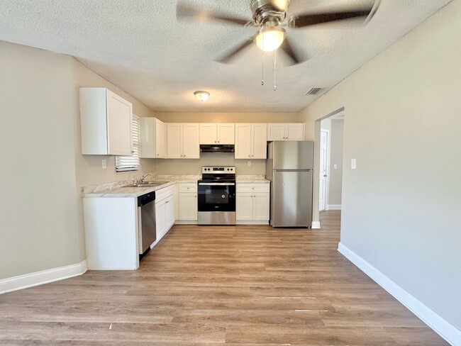 Building Photo - Winter Haven Apartment