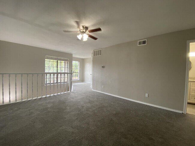 Building Photo - 11655 Audelia Rd