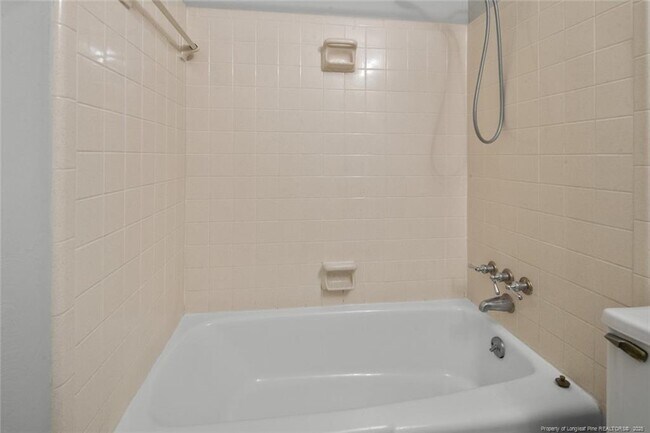 Building Photo - 508 Waterbury Dr