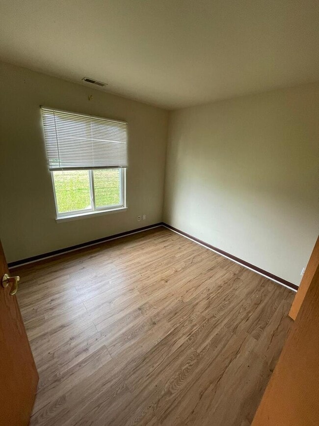 Building Photo - 14238 S Newberg Ct