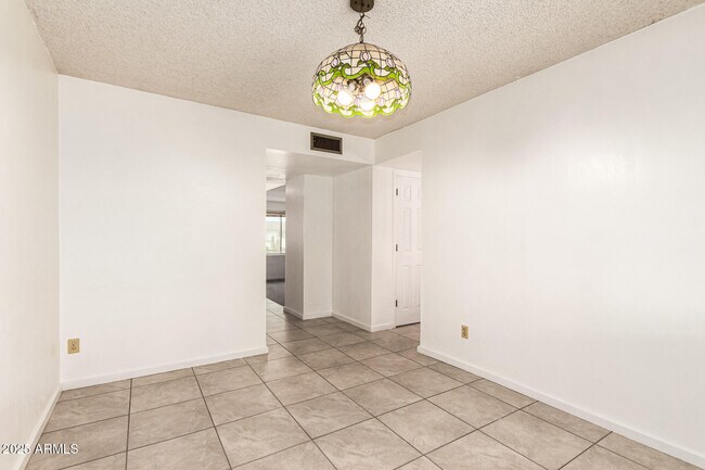 Building Photo - 1923 E Gemini Dr