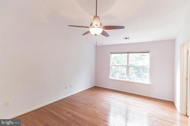 Building Photo - 5520 Jowett Ct
