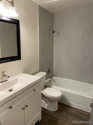 Building Photo - 6628 Dublin Loop W