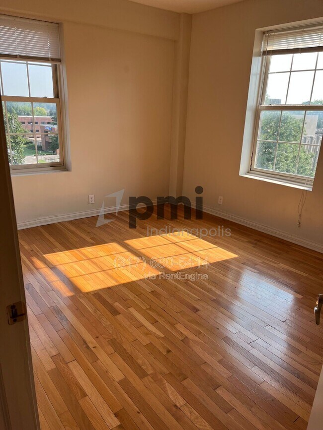 Building Photo - 1 W 28th St