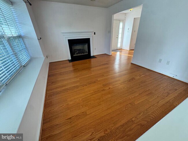 Building Photo - 4205 Buxmont Rd