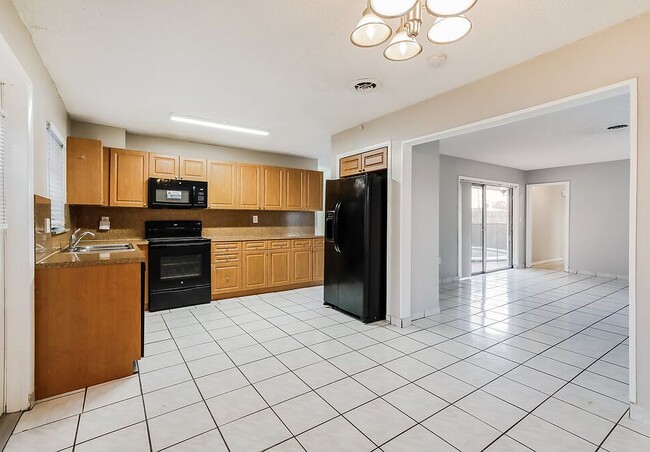 Building Photo - 7301 Tropicana St
