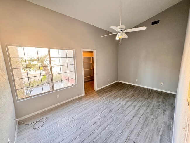 Building Photo - 2 Bed + Den Single Story Home in Painted Desert