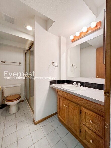 Building Photo - 5042 E 112th Pl