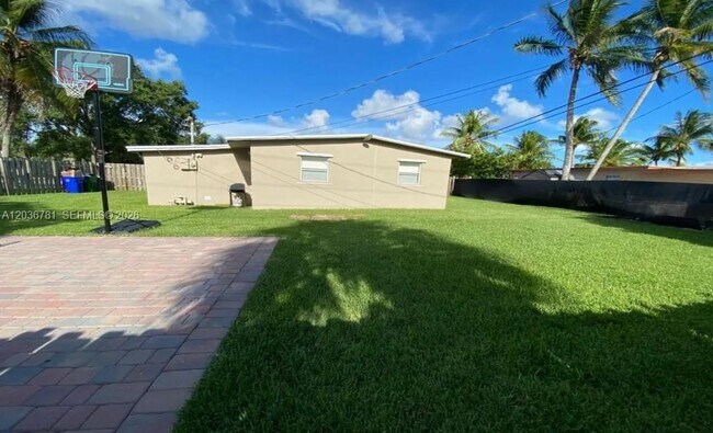 Building Photo - 1505 NW 58th Ave