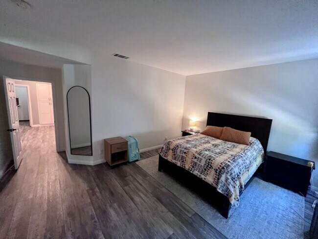 Building Photo - Beautifully upgraded 4 bedroom Murrieta home!