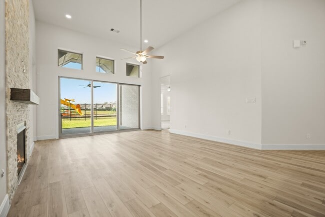 Building Photo - 929 Wormwood Dr