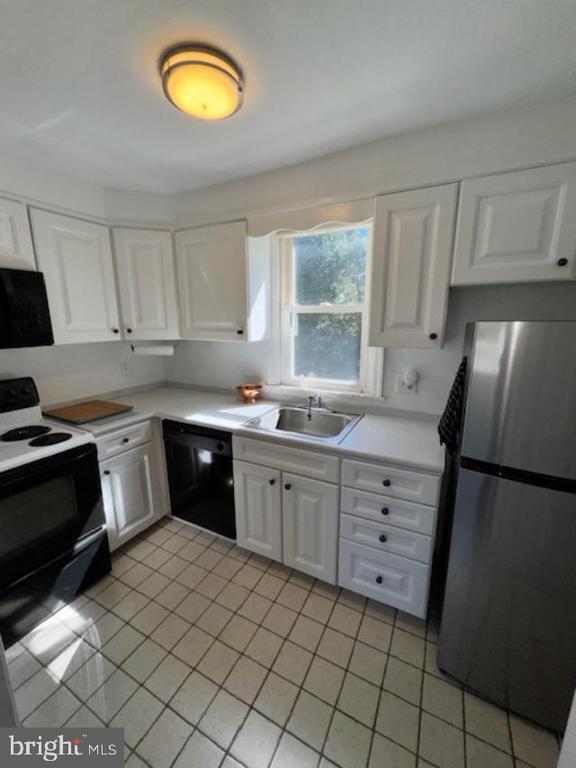 Building Photo - 9 Strathaven Dr