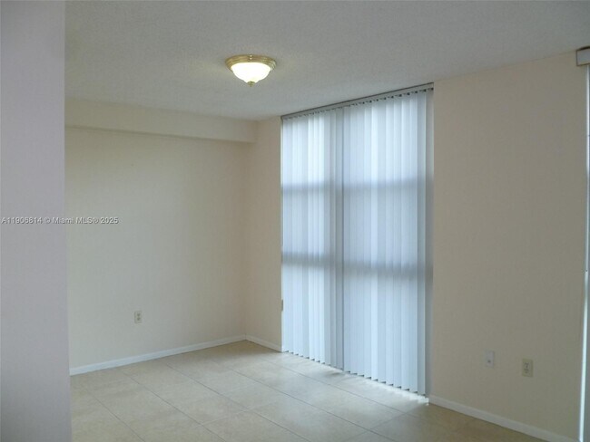 Building Photo - 11800 SW 18th St