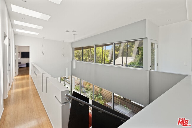 Building Photo - 710 Milwood Ave