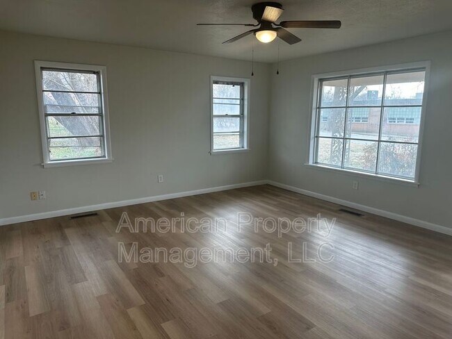 Building Photo - 415 N 17th St