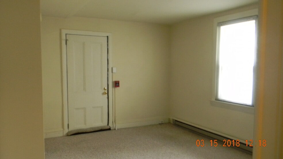 Building Photo - 418 N High St