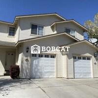 Building Photo - 217 Meadowood Ct