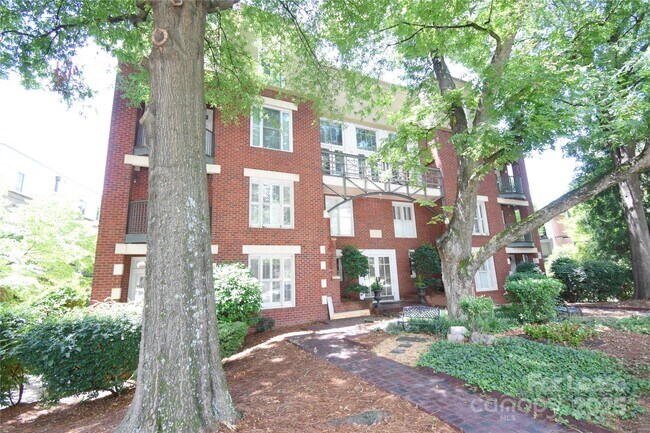 Primary Photo - 416 Queens Rd