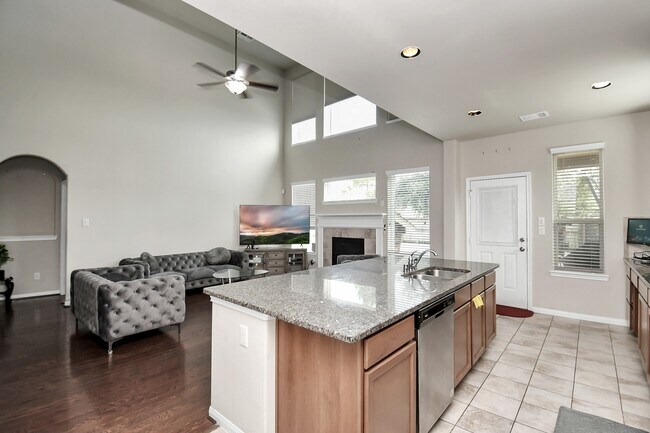 Building Photo - 8002 Mesquite Hill Ln