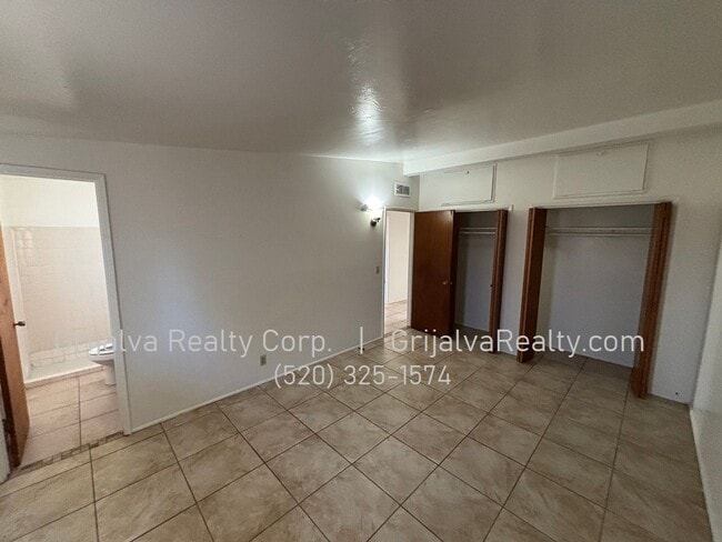 Building Photo - Spacious 3 Bedroom, 2 Bath Red Brick House...