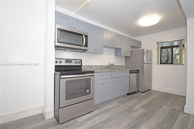 Primary Photo - 301 Gardens Dr