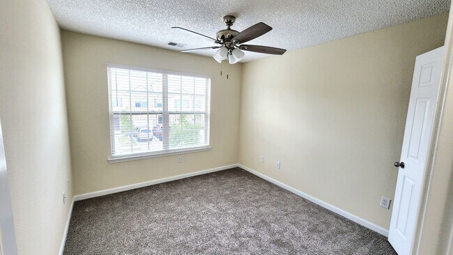 Building Photo - 485 Canyon Oak Loop