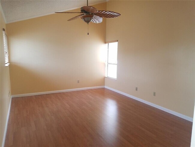 Building Photo - 5421 Vineland Rd