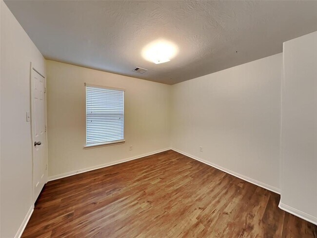 Building Photo - 5939 Stockholm Ct