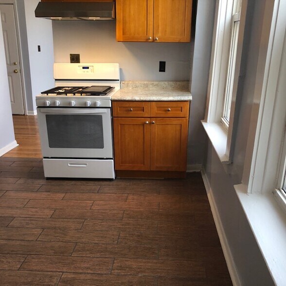 Building Photo - 2901 W 38th St