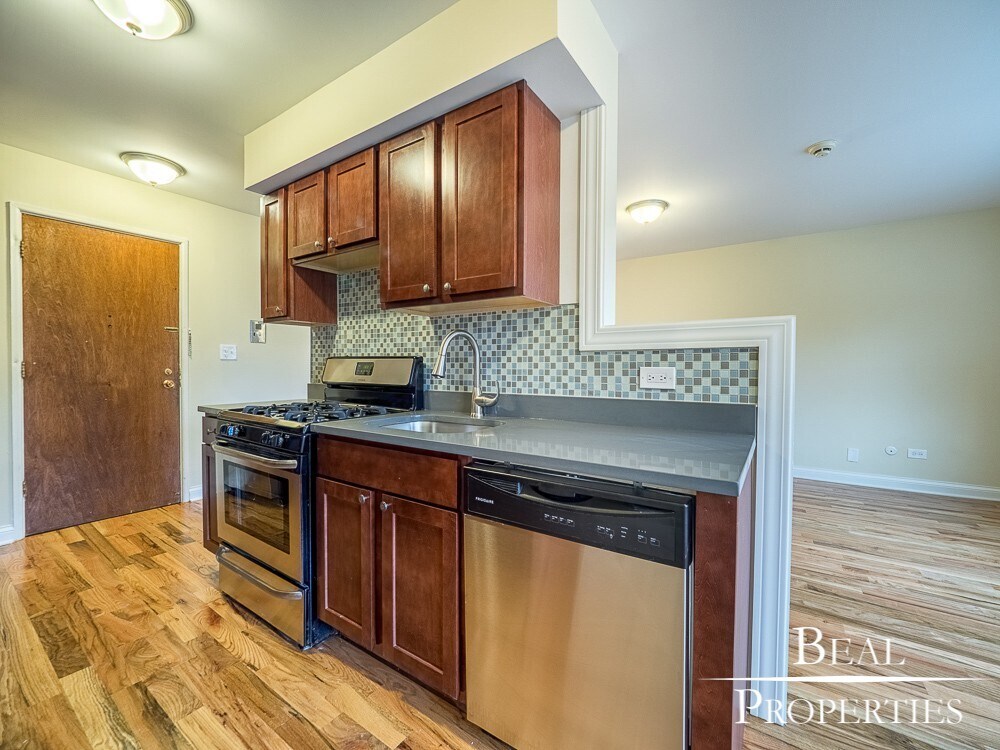 Building Photo - 730 Judson Ave