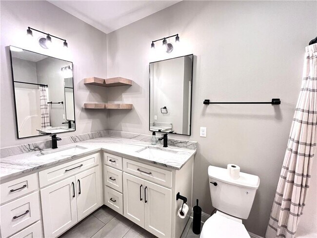 Building Photo - 4416 W Arlington Dr