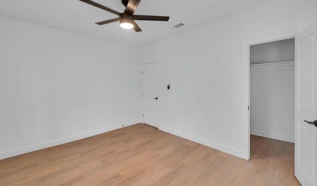 Building Photo - 1602 Mitchell Ave