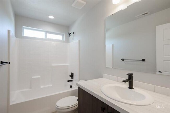 Building Photo - Brand New 4 Bedroom 2 Bathroom Home in South Meridian