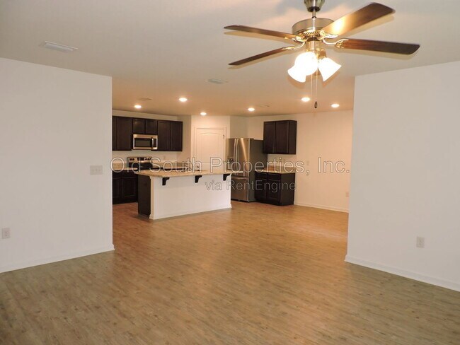 Building Photo - 5780 Blackhorse Cir