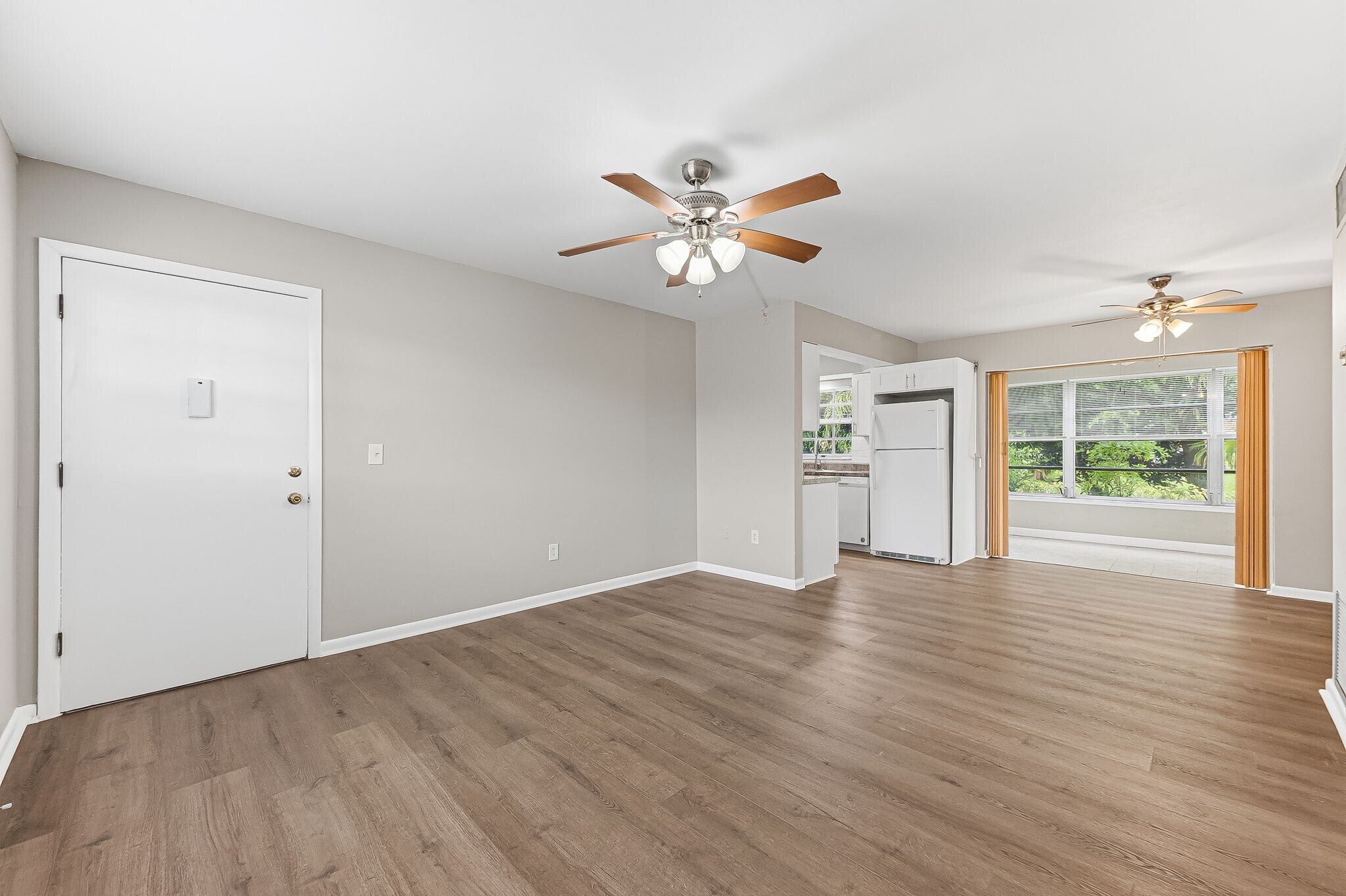 Building Photo - 1514 Edgewater Cir
