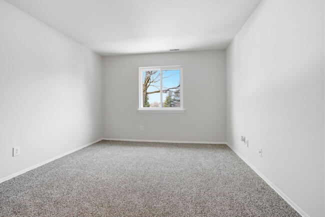 Building Photo - 1210 Braxton Ct