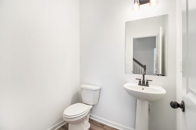 Building Photo - 2022 Boxwood Cir