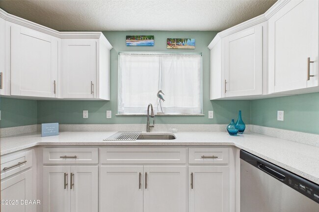 Building Photo - 4035 Oriole Ave