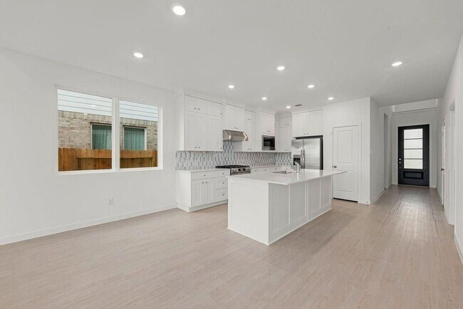 Building Photo - 6411 Symphony Wave Dr
