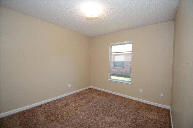 Building Photo - 33 Rosepetal Ln