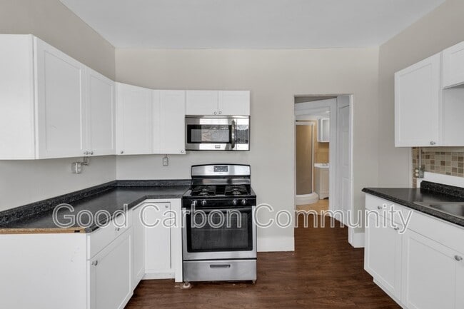 Building Photo - 357 Vermont St